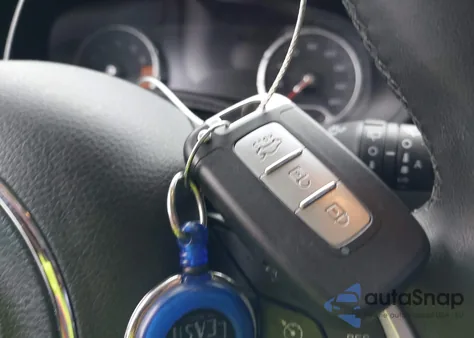 2020 Jeep Renegade Latitude 4X4 from USA, damaged, VIN ZACNJBBB0LPL10528